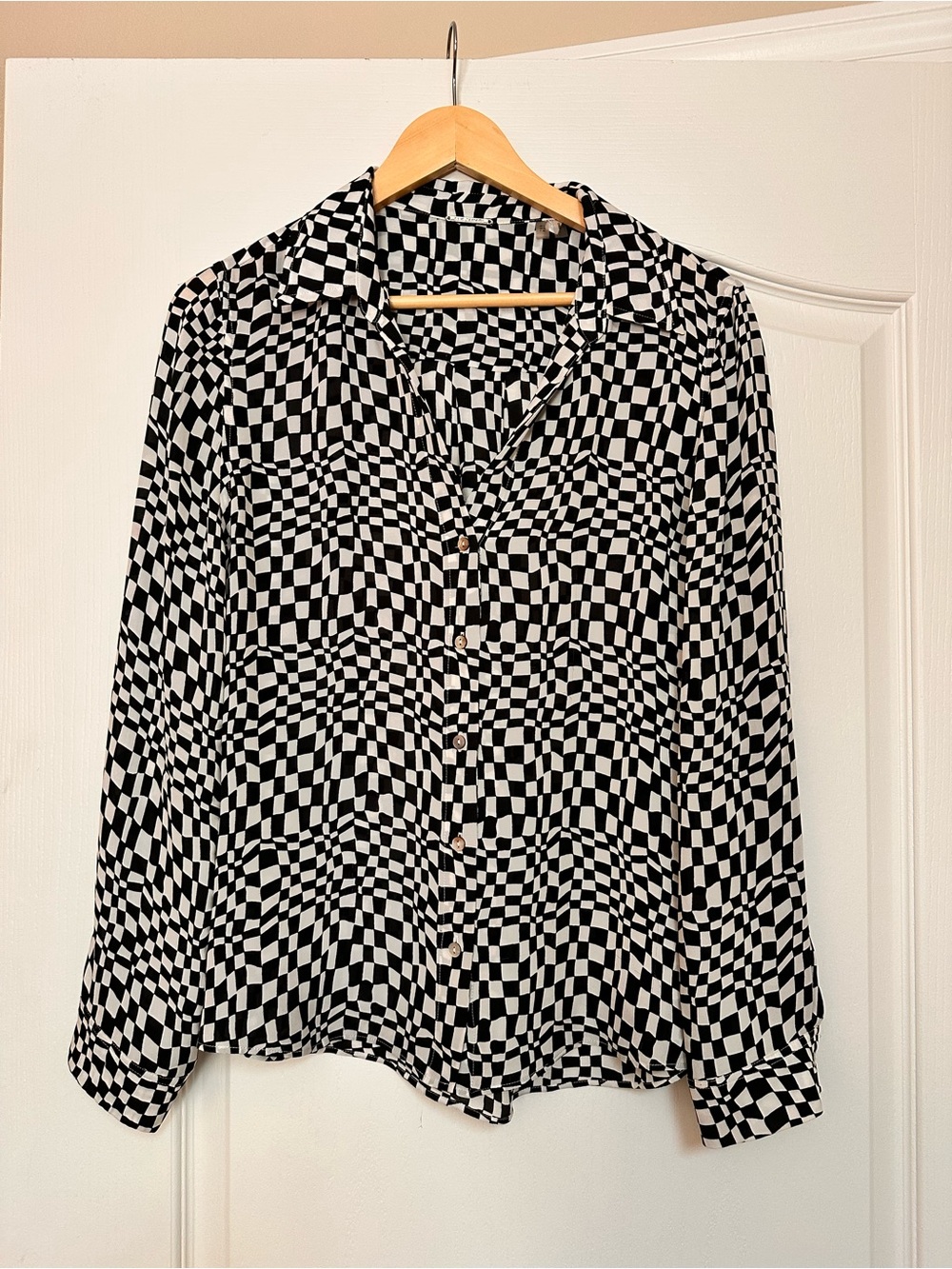 Elie Tahari Black and White Geometric Button-Down Blouse